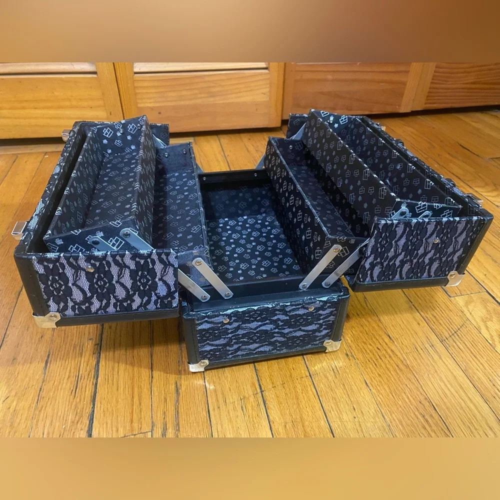 Caboodles 11 excluding